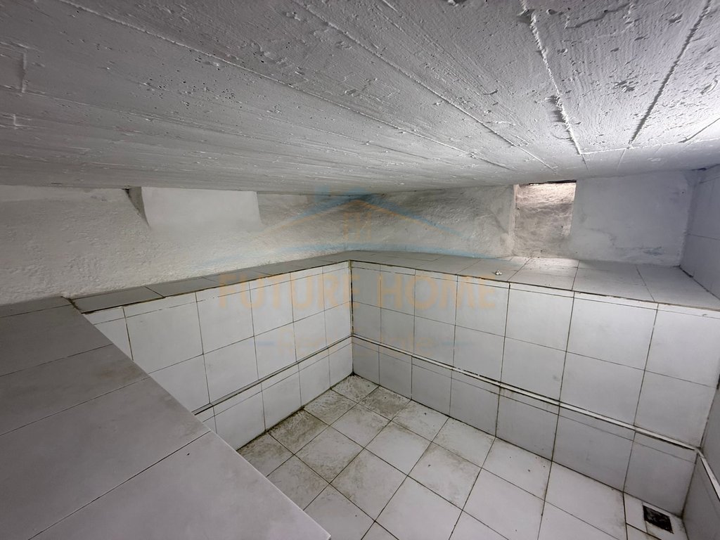 For rent, Business premises, Republic Boulevard, Korça.