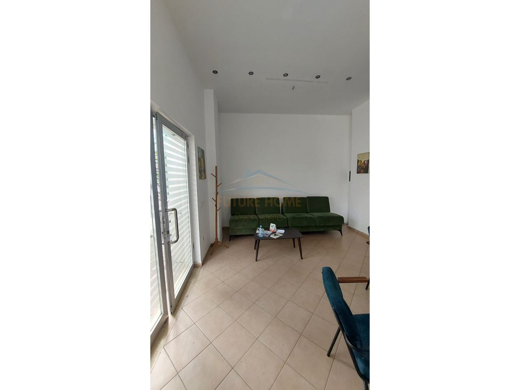 Qira, Ambient Business, Zogu I Boulevard, Tirana