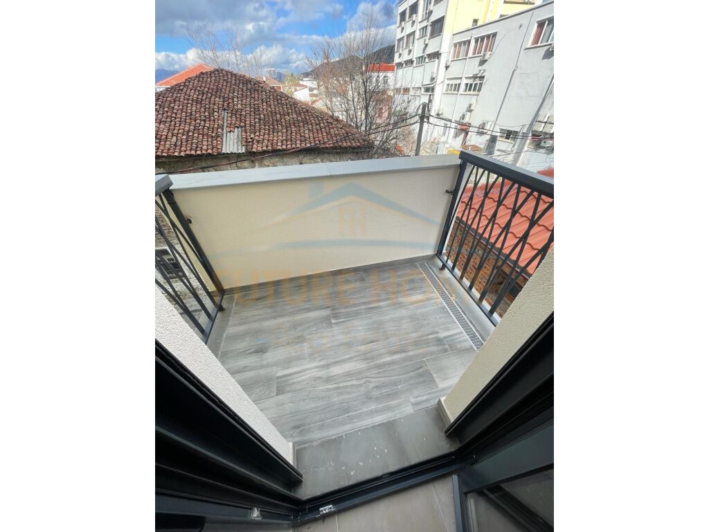 Rent, Business Area, Pedestrian, Korça
