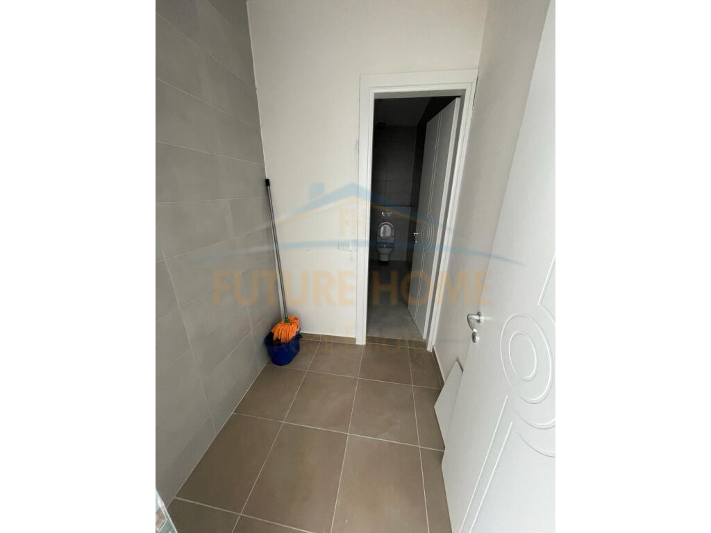Rent, Business Area, Pedestrian, Korça