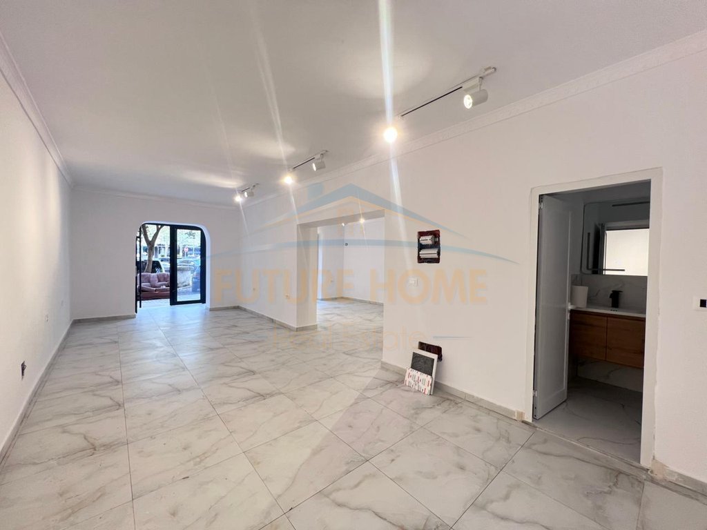 Qira, Ambient Business, Glasswork, Tirana