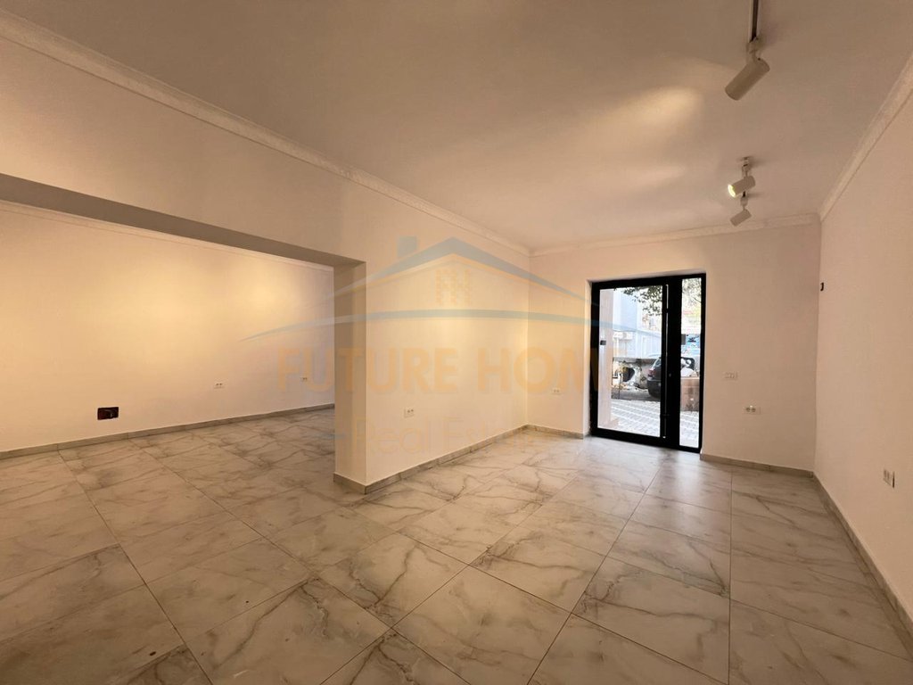 Qira, Ambient Business, Glasswork, Tirana