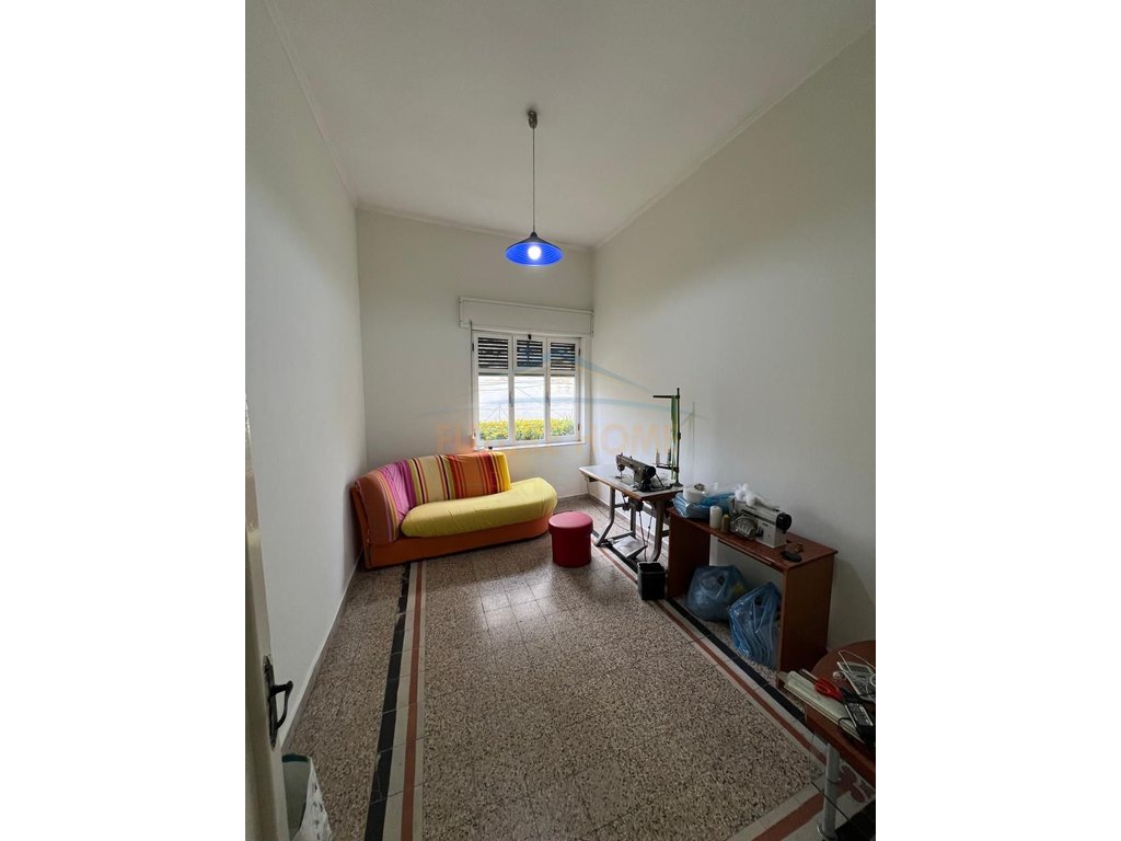 Qira, Office Space, Court, Durres