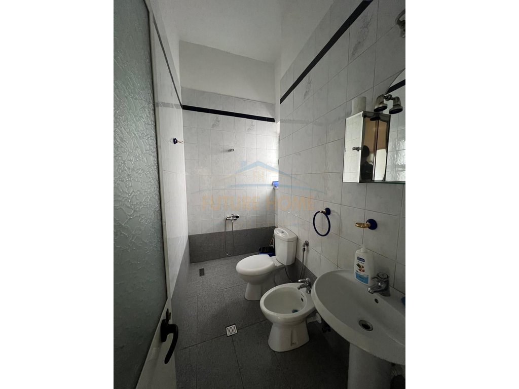 Qira, Office Space, Court, Durres