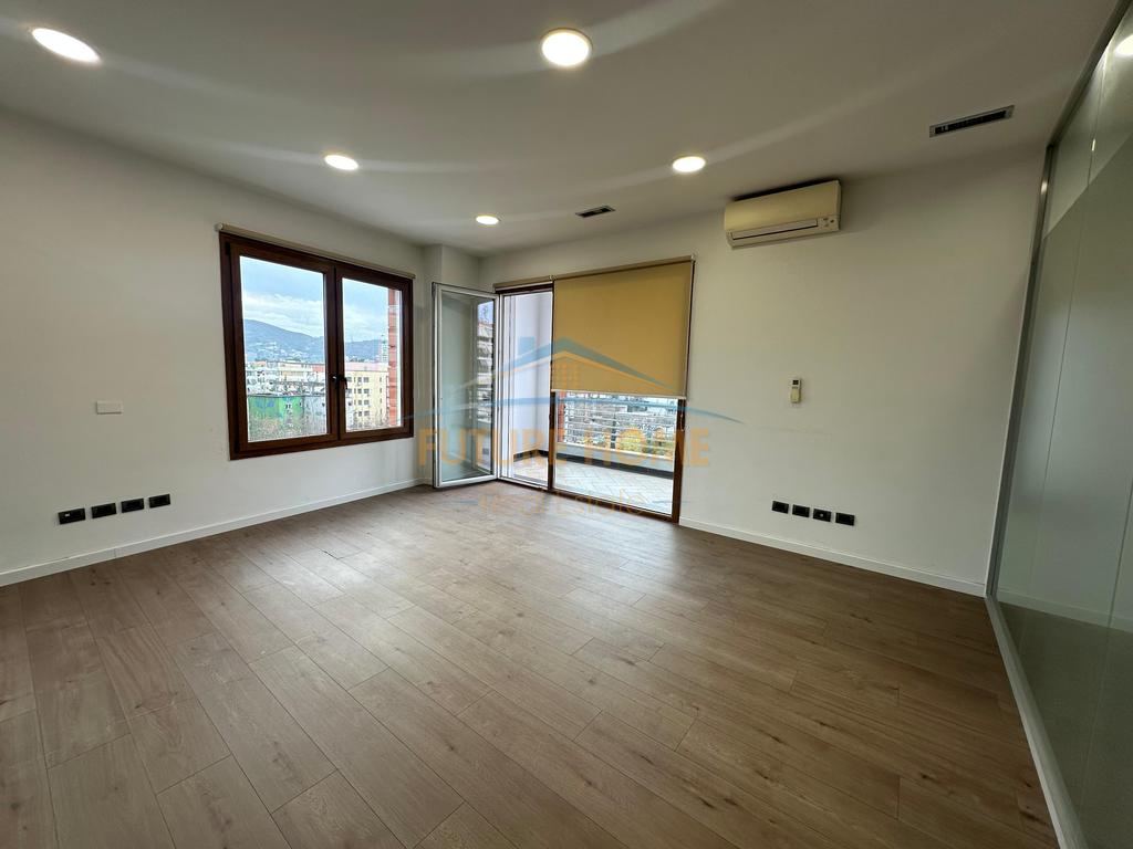 Qira, Ambient per zyra, Hilton Garden Inn Tirana