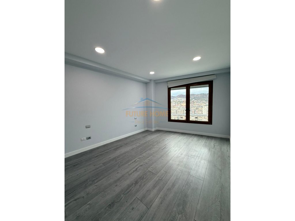 Qira, Ambient per zyra, Hilton Garden Inn Tirana