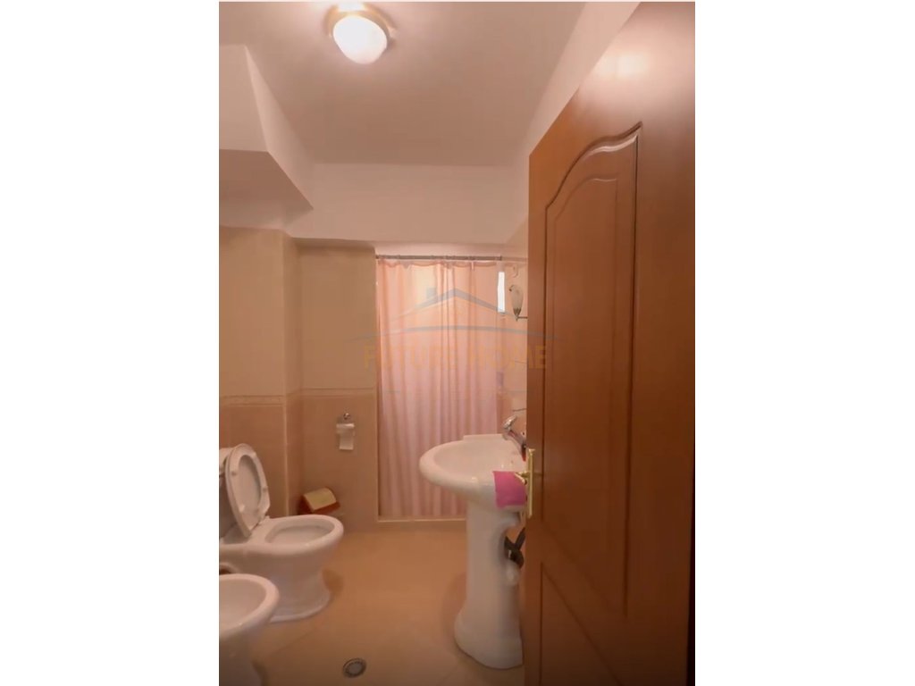 RENT, BUSINESS PREMISES, TRAIN STATION, DURRES.