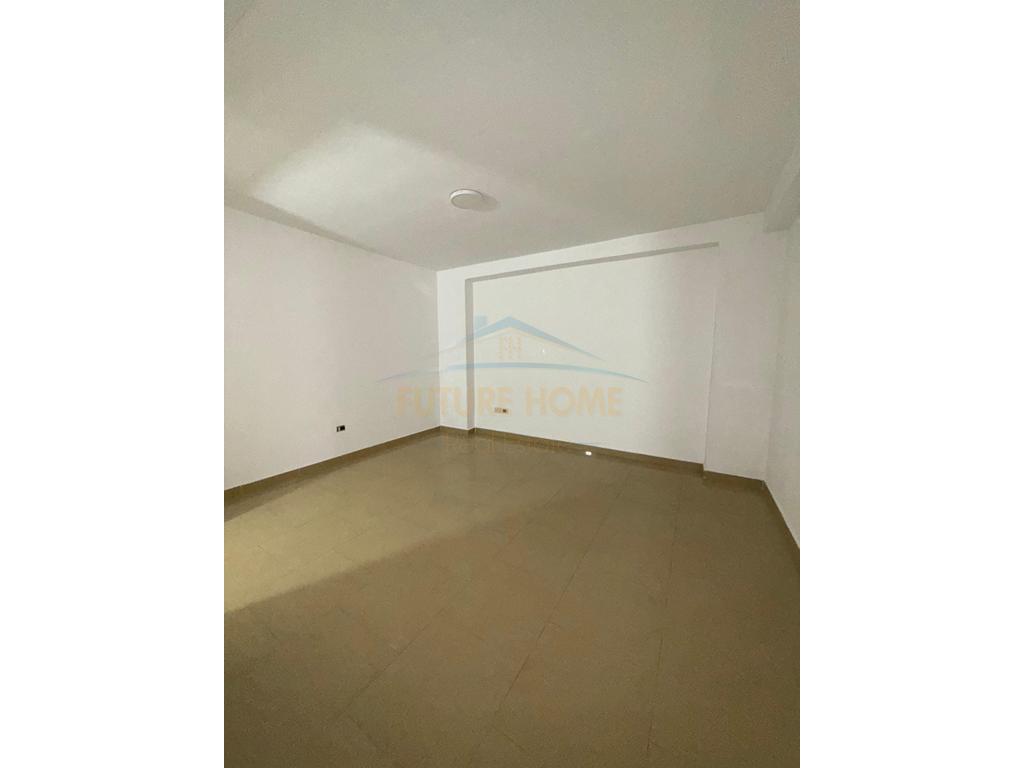 Qira, Business Environment, Vollga, Durres