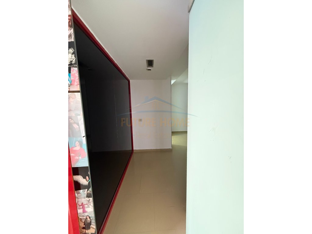 Qira, Business Environment, Vollga, Durres