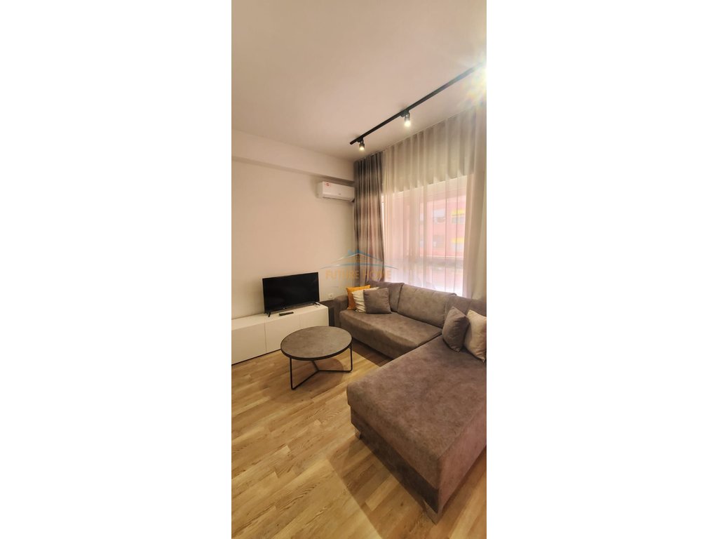 Qira, Apartment 1+1, Kompleksi Mangalem, Tirana.