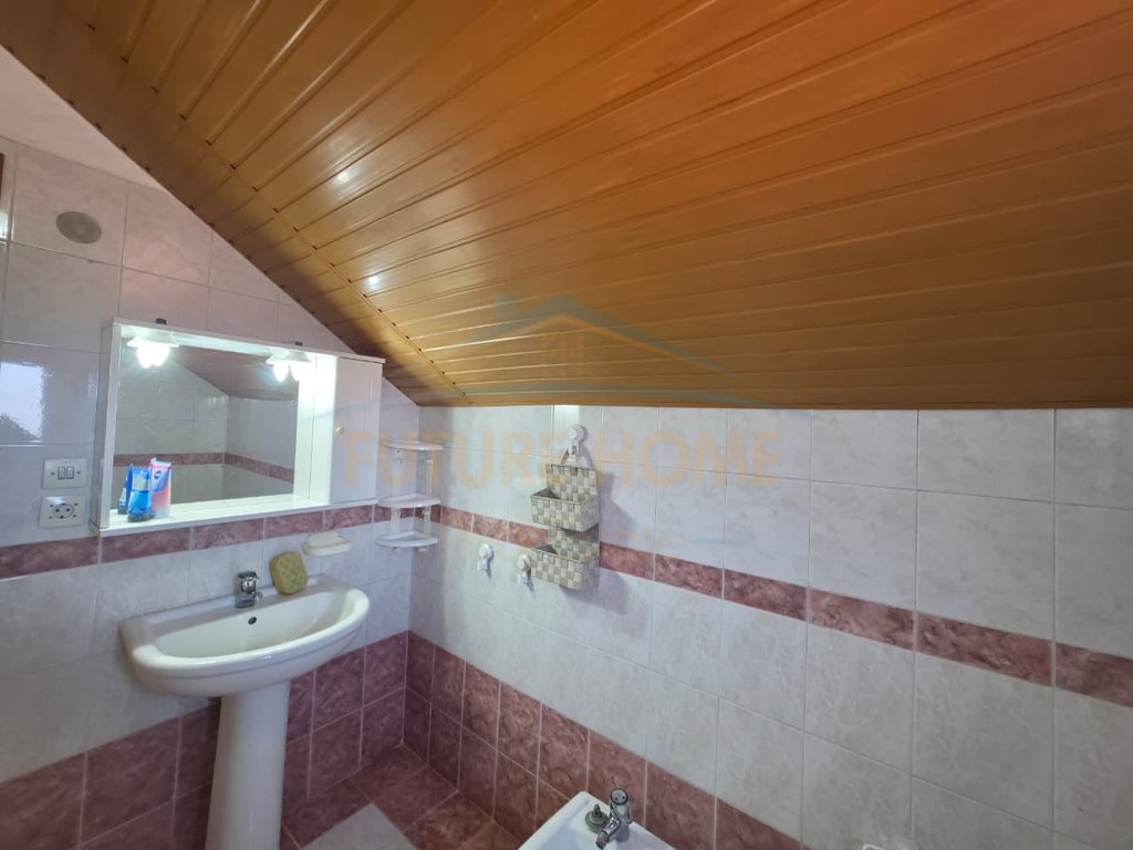 Qira, Apartment 1+1, Neighborhood 5, Korçë.