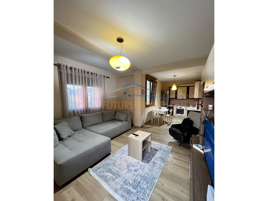 Qira, Apartment 1+1, Myslym Shyr