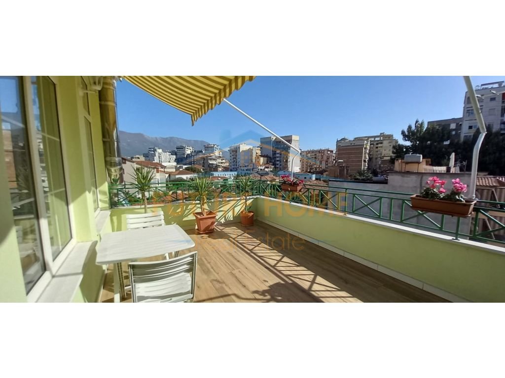 Qira, Apartment 1+1, Barricades Street