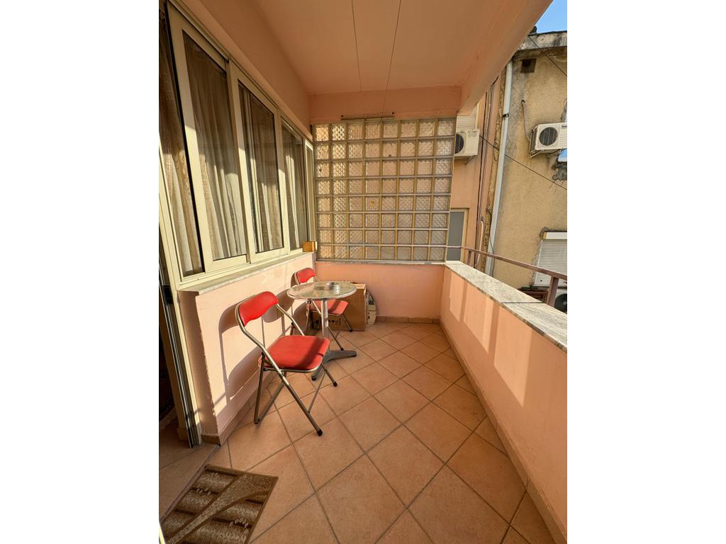 Qira, Apartment 1+1, Wilson Square