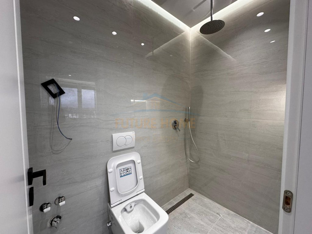 For sale, 2+1 Apartment, Paris Commune, Tirana