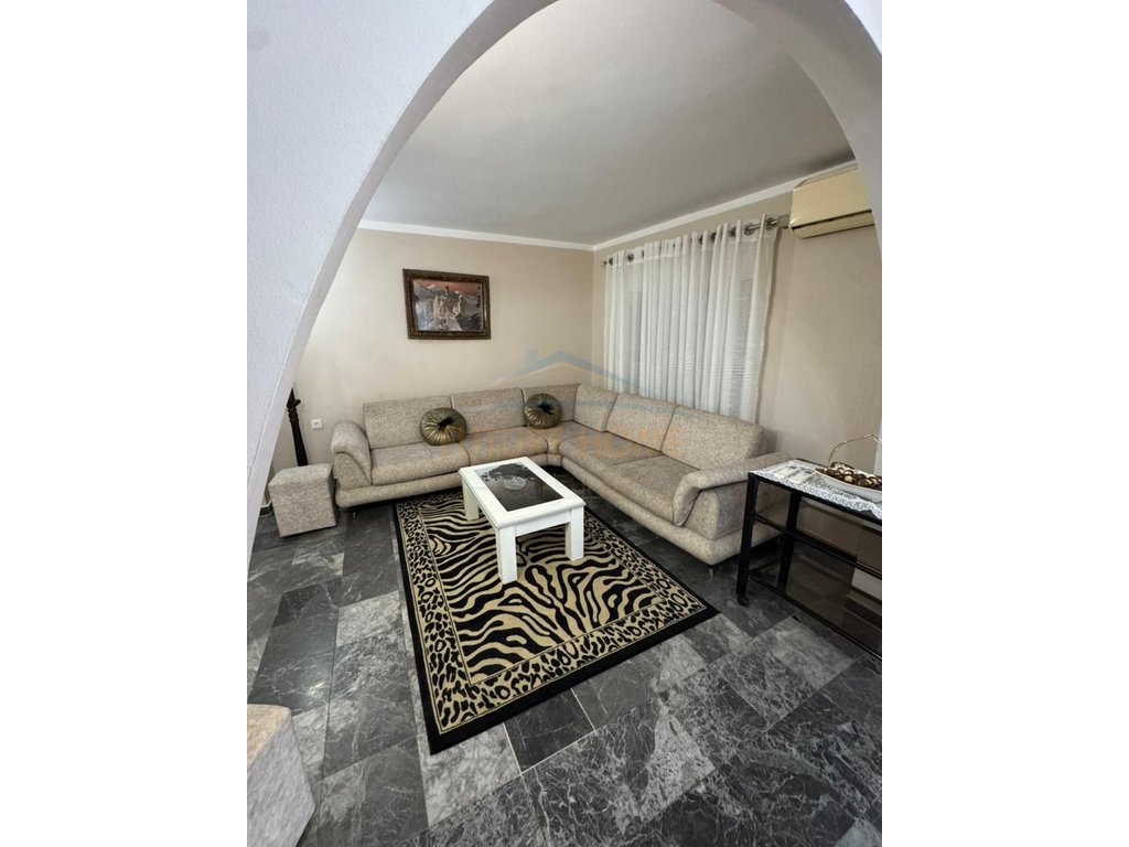 Qira, Apartament 2+1+2, Rruga Fortuzi, Tiranë