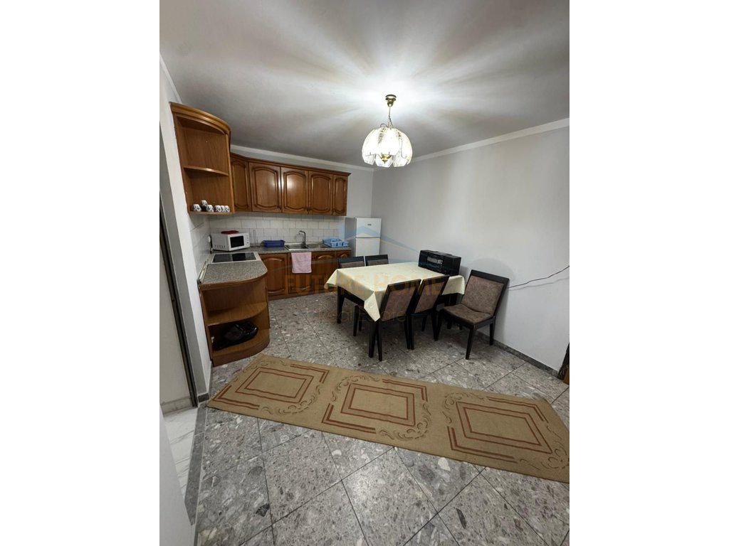 Qira, Apartament 2+1+2, Rruga Fortuzi, Tiranë