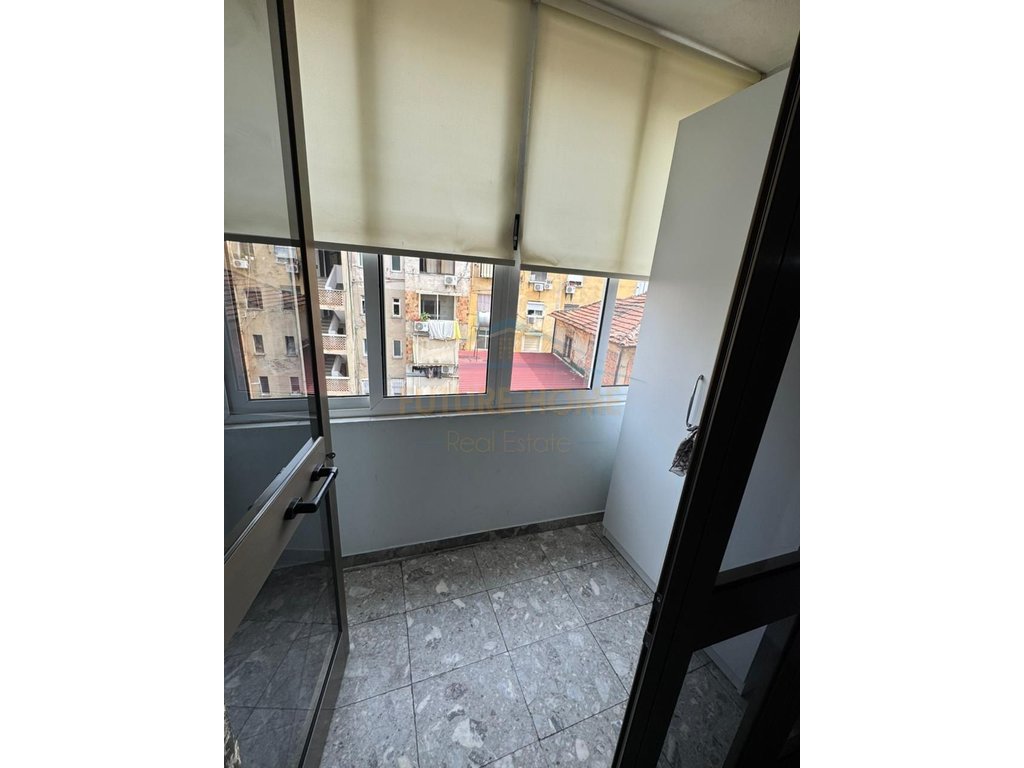 Qira, Apartament 2+1+2, Rruga Fortuzi, Tiranë