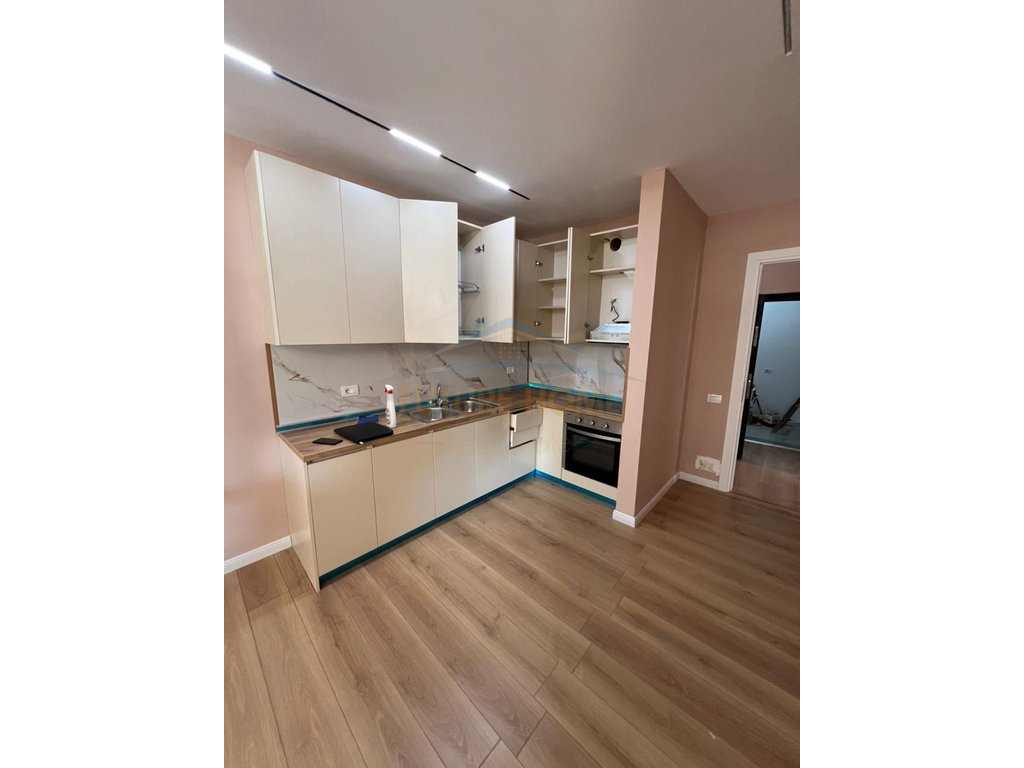 Qira, Apartment 2+1+2, Hospital, Durres