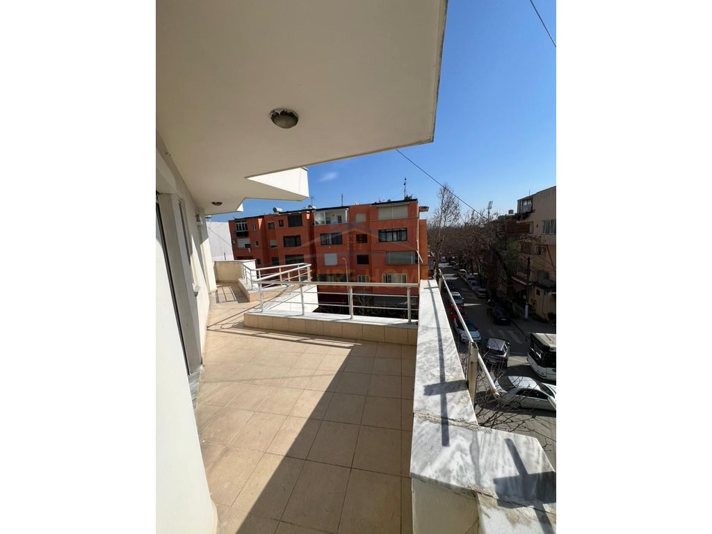 Qira, Apartment 2+1+2, Hospital, Durres