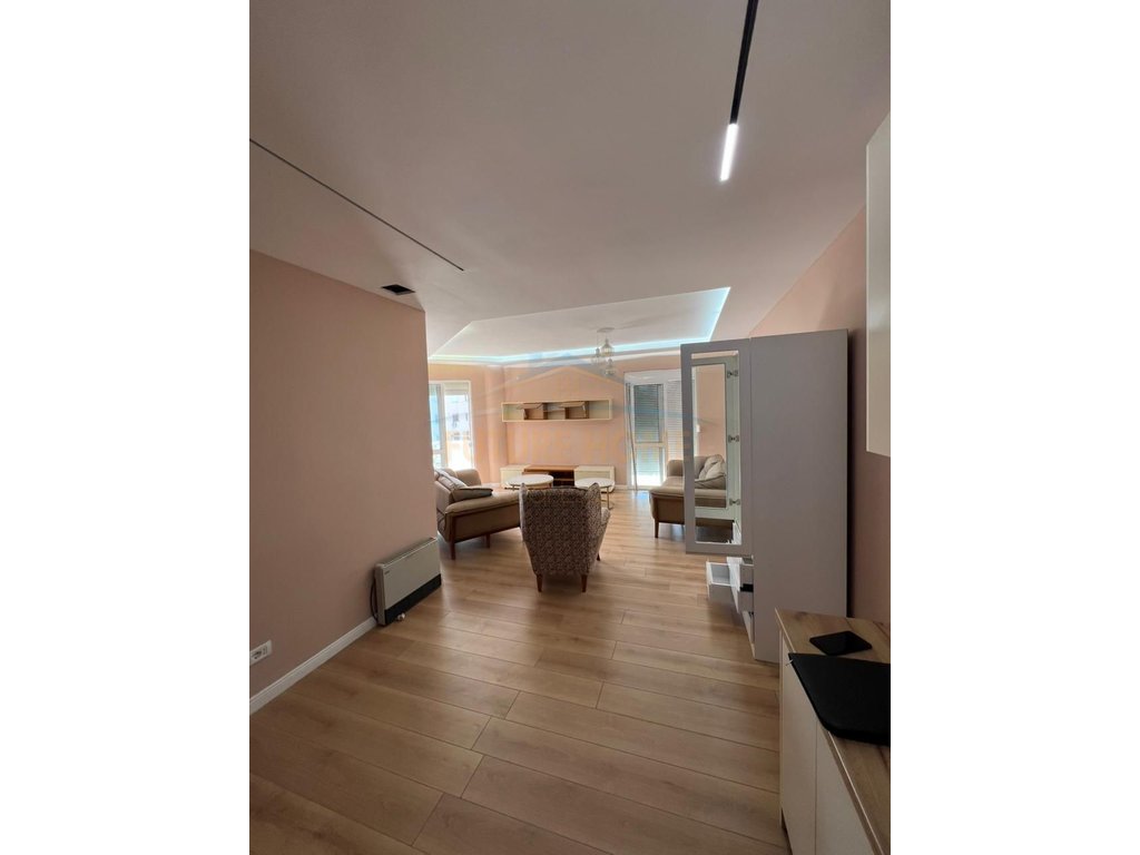 Qira, Apartment 2+1+2, Hospital, Durres