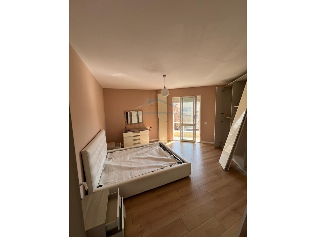 Qira, Apartment 2+1+2, Hospital, Durres