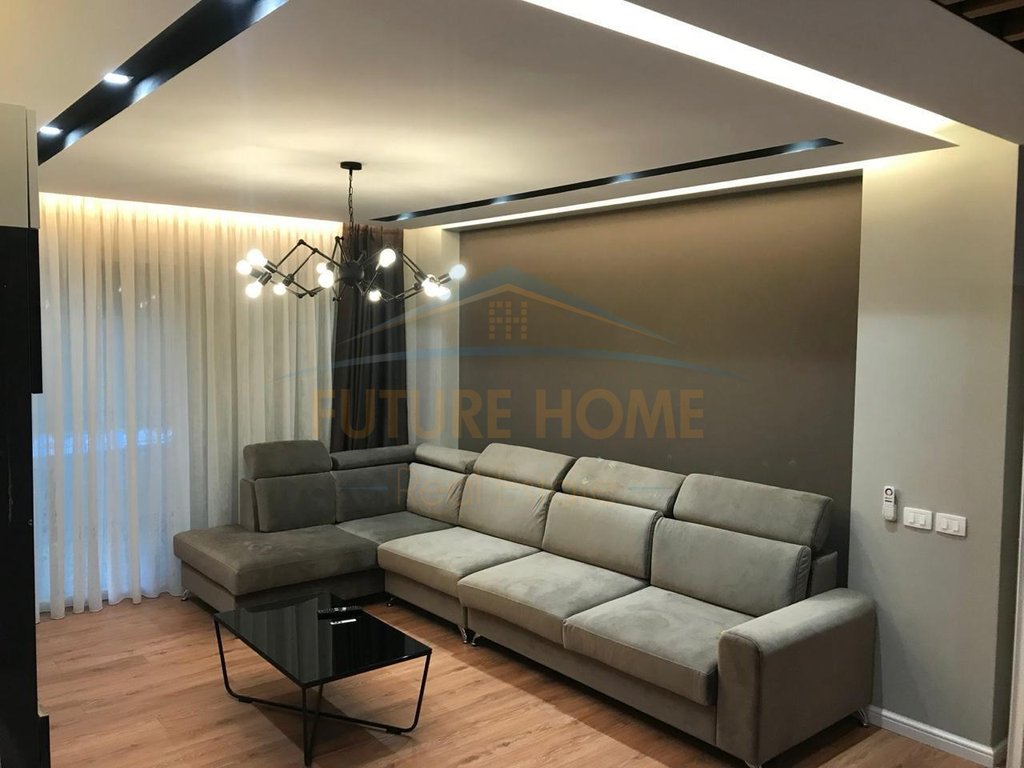 Qira, Apartament 2+1, Libri Universitar, Tiranë