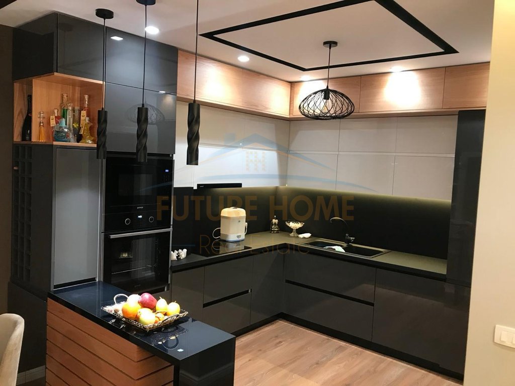 Qira, Apartament 2+1, Libri Universitar, Tiranë