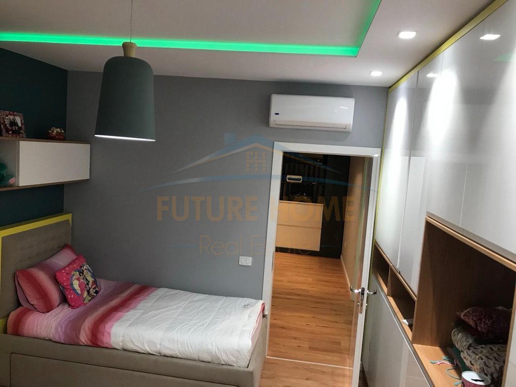 Qira, Apartament 2+1, Libri Universitar, Tiranë
