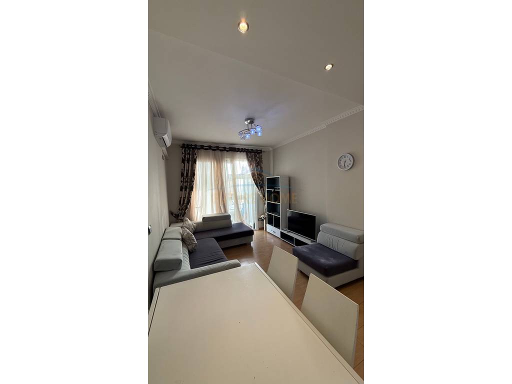 Qira, Apartament 2+1, Muzeu i Deshmoreve, Durrës