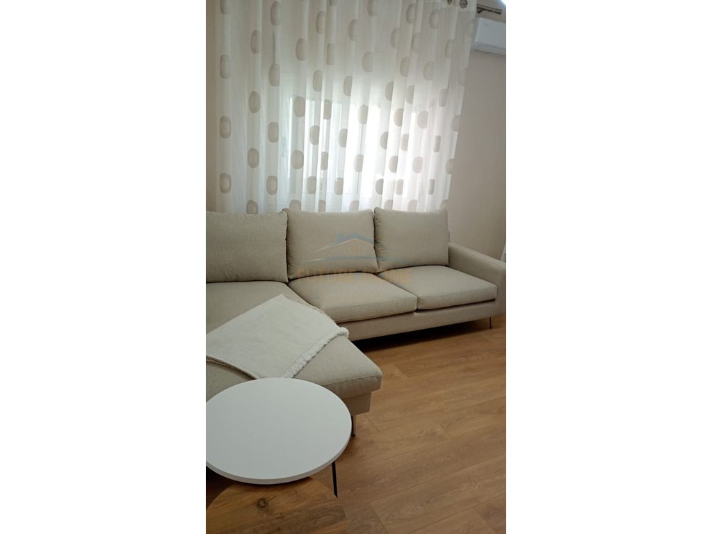 Qira, Apartment 2+1, Martyrs Museum, Durrës
