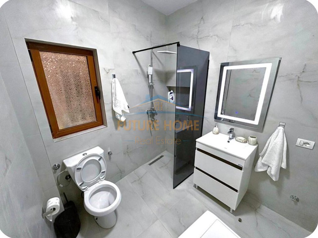 Qira, Apartment 2+1, Medrese, Tirana.