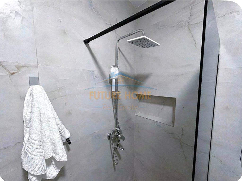 Qira, Apartment 2+1, Medrese, Tirana.