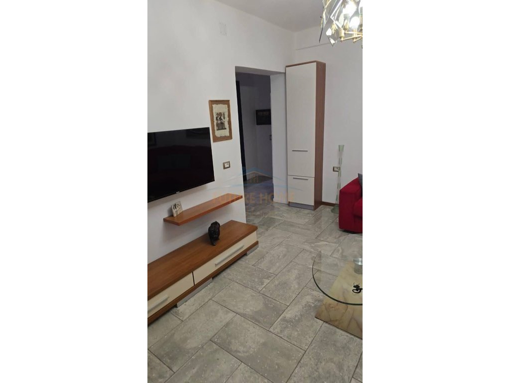 Qira, Apartment 2+1, Dibrës Street, Tirana.