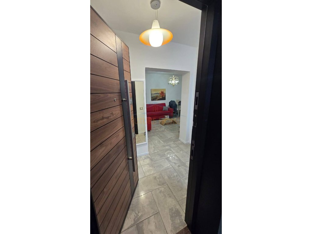 Qira, Apartment 2+1, Dibrës Street, Tirana.