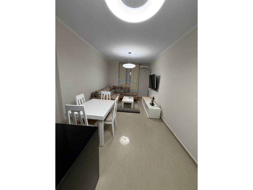 Qira, Apartament 2+1, Rruga Frosina Plaku, Tiranë