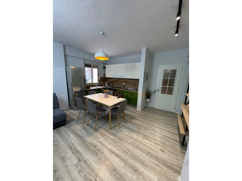 For sale, Apartment 3+1+2, Train Station, Tirana