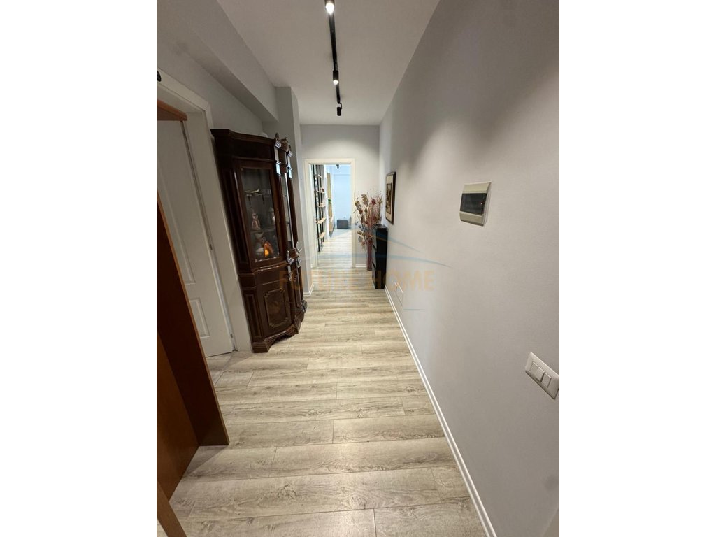 For sale, Apartment 3+1+2, Train Station, Tirana
