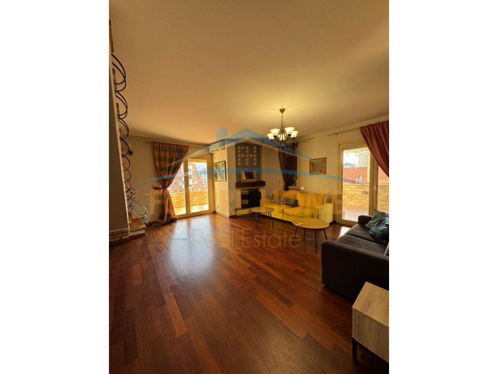Qira, Duplex 3+1+3+Parking Space, Petronini