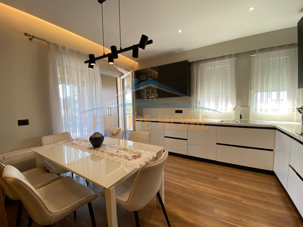 Qira, Duplex, 5 May