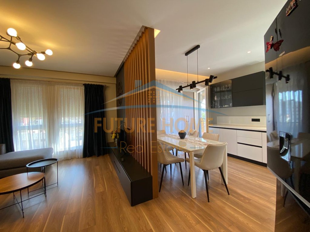 Qira, Duplex, 5 May