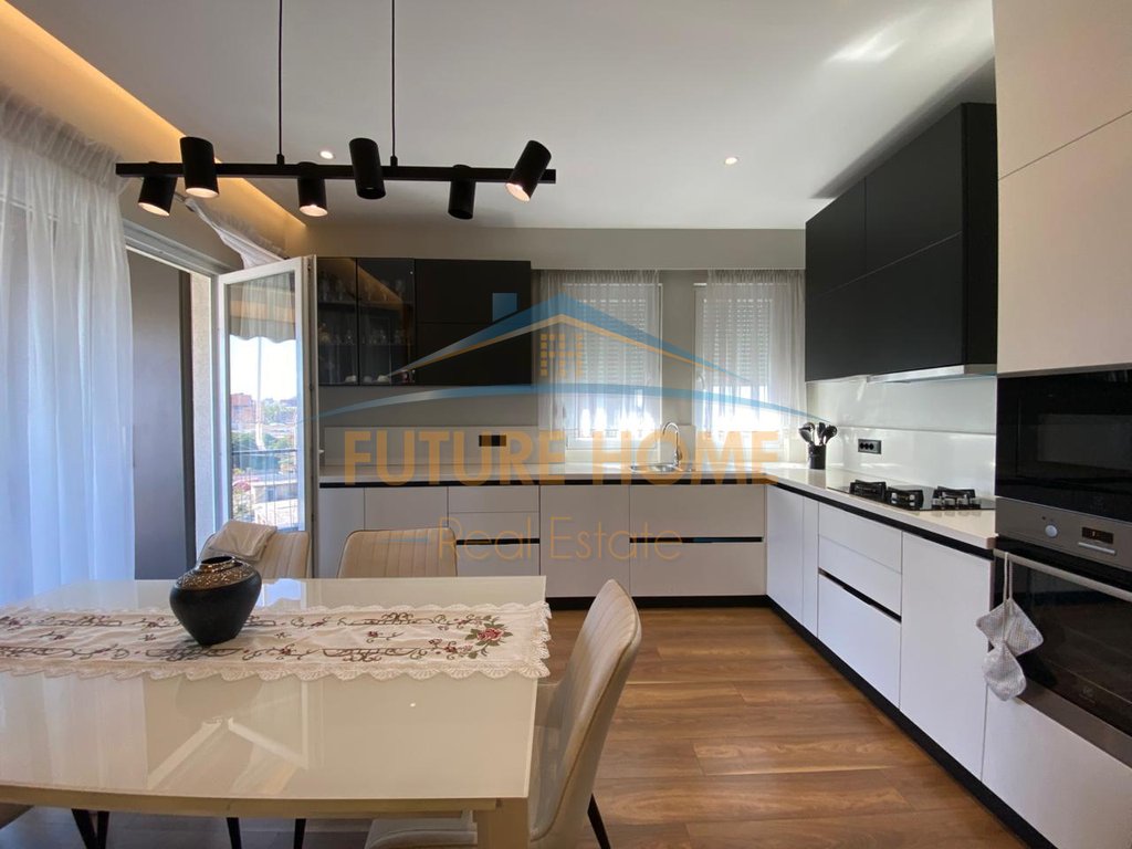 Qira, Duplex, 5 May