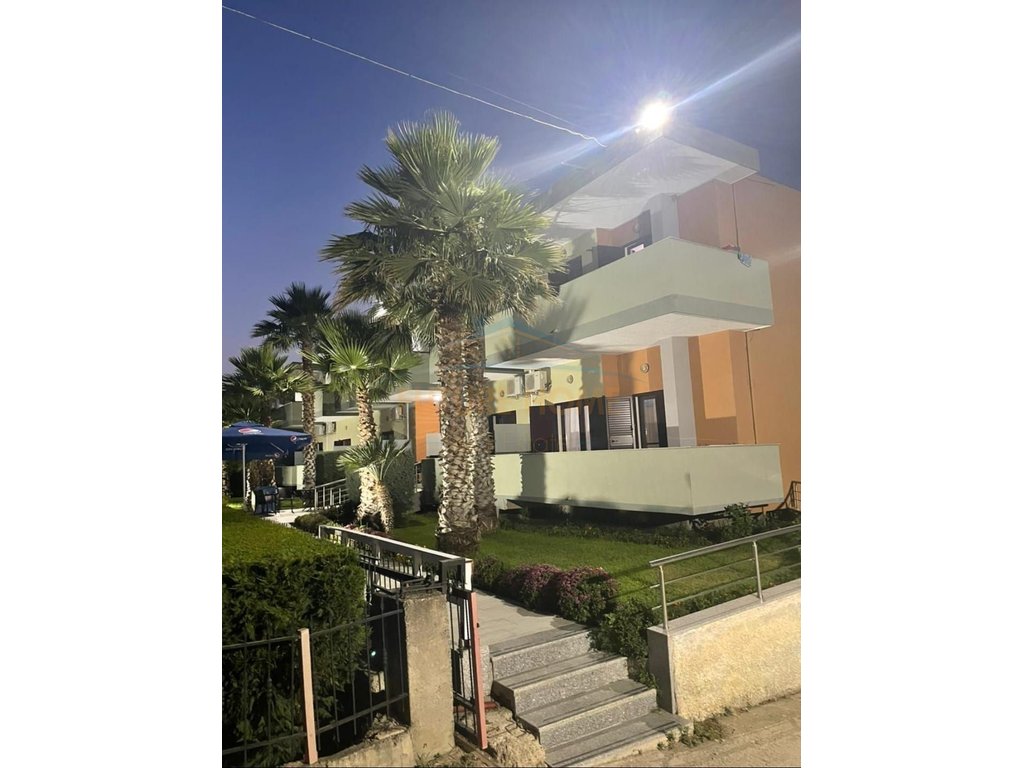Qira, Hotel, Games, Kavaje