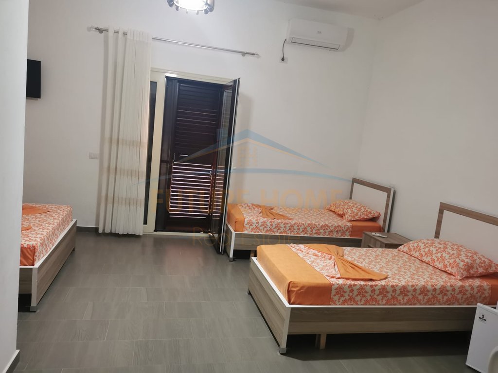 Qira, Hotel, Games, Kavaje