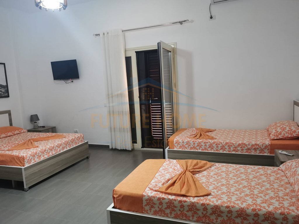 Qira, Hotel, Games, Kavaje