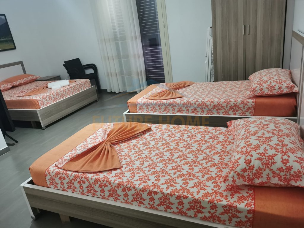 Qira, Hotel, Games, Kavaje