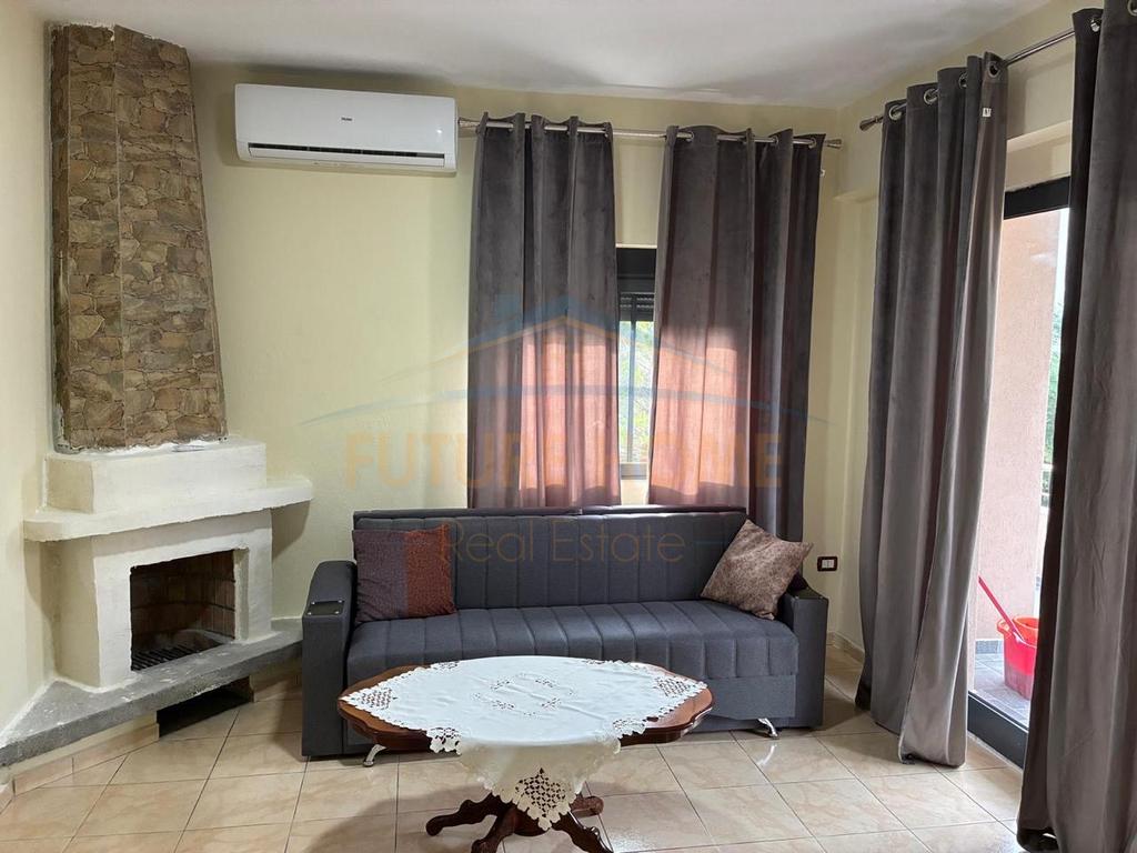 Lease, 3rd Floor Apartment of a 3-story Villa, 1+1 Beach, Durrës