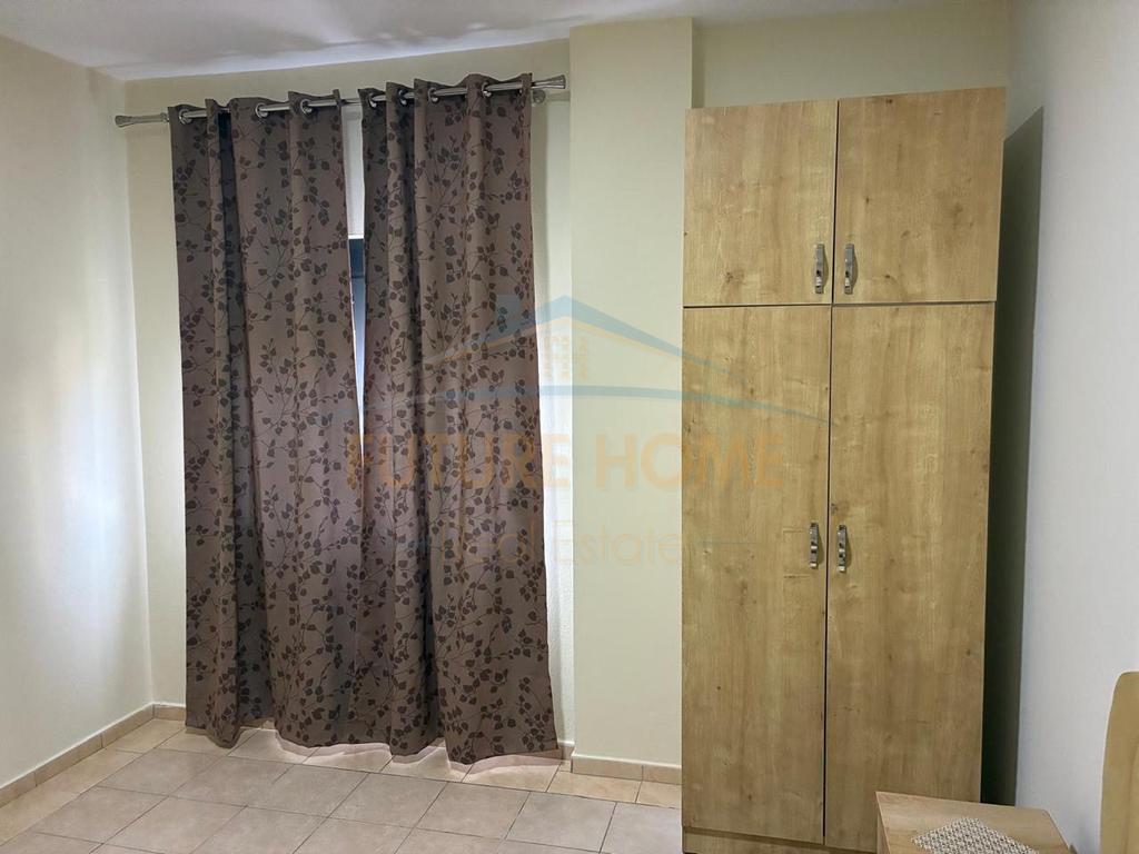 Lease, 3rd Floor Apartment of a 3-story Villa, 1+1 Beach, Durrës