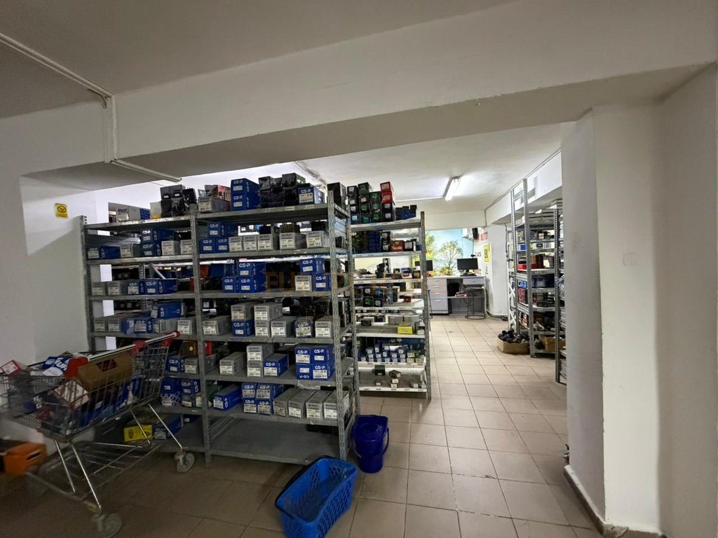 Qira, Njësi Biznesi, Rruga Dritan Hoxha, Tiranë.