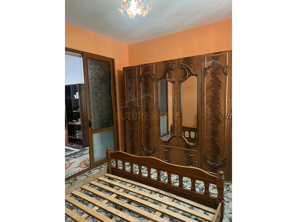 Qira, 3-story private house, Fresk, Tirana.